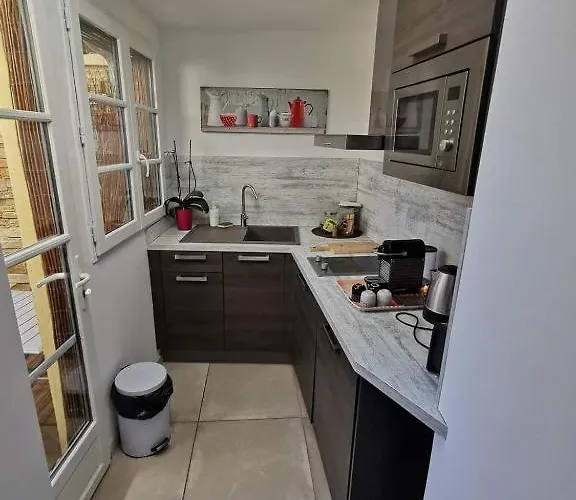 Un Dans La Cite * Carcassonne