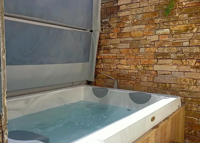 Un Dans La Cite * Carcassonne